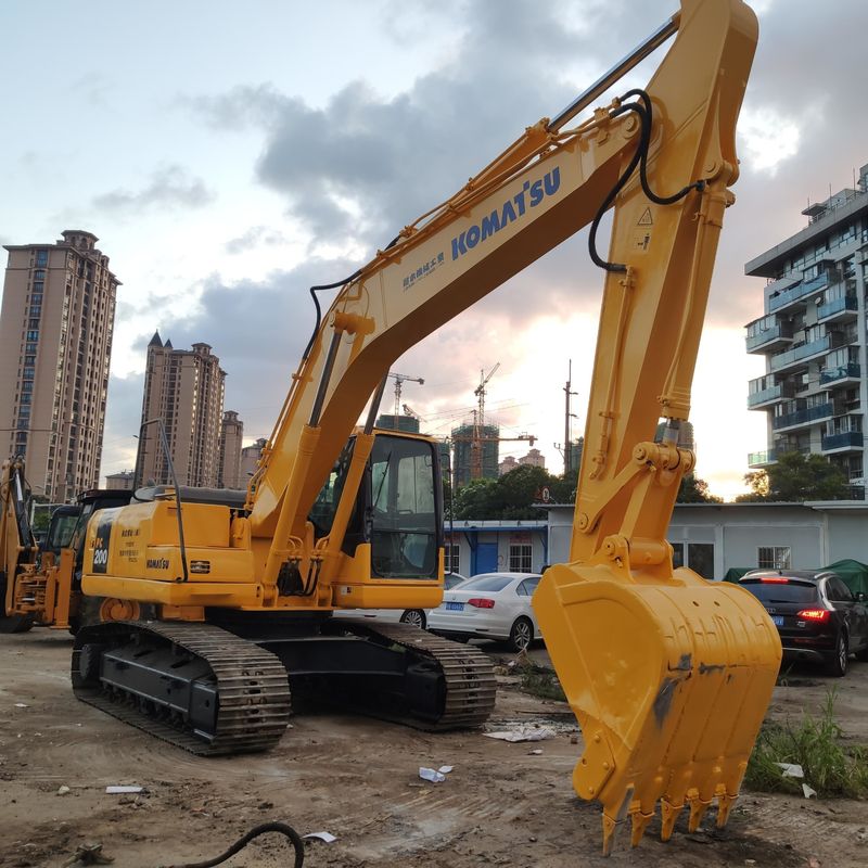 Использованный экскаватор Komatsu PC200-7 Вторая рука 20тонный средний тип скатерти
