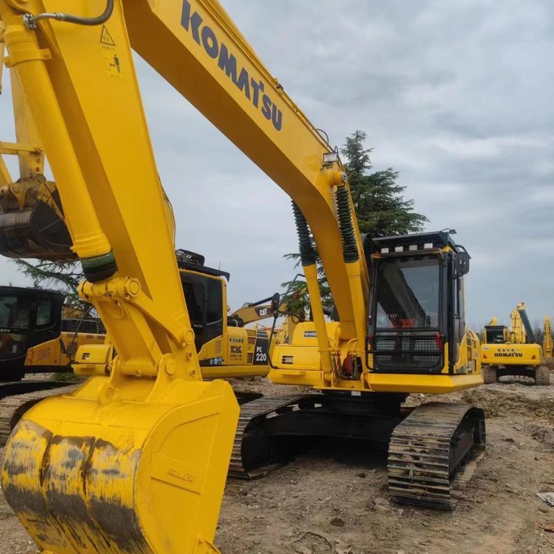 Использованный экскаватор Komatsu PC220-8 вторая рука 22тонный средний тип скальпель