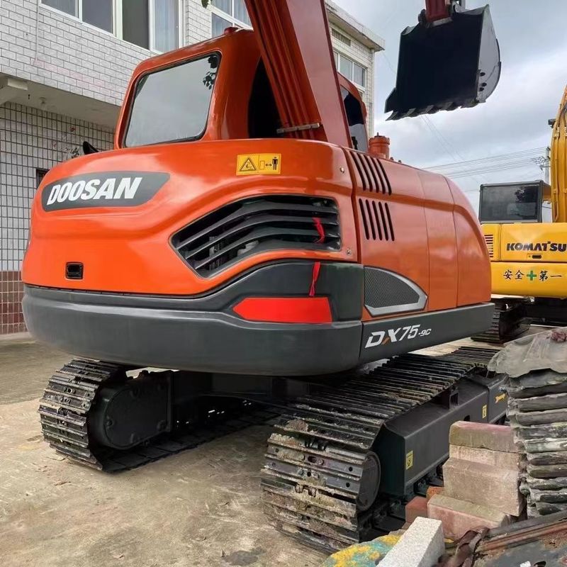 Подержанный Doosan Digger DX75 вторая рука 7,5 тонны Малый тип мини-краллер экскаватор