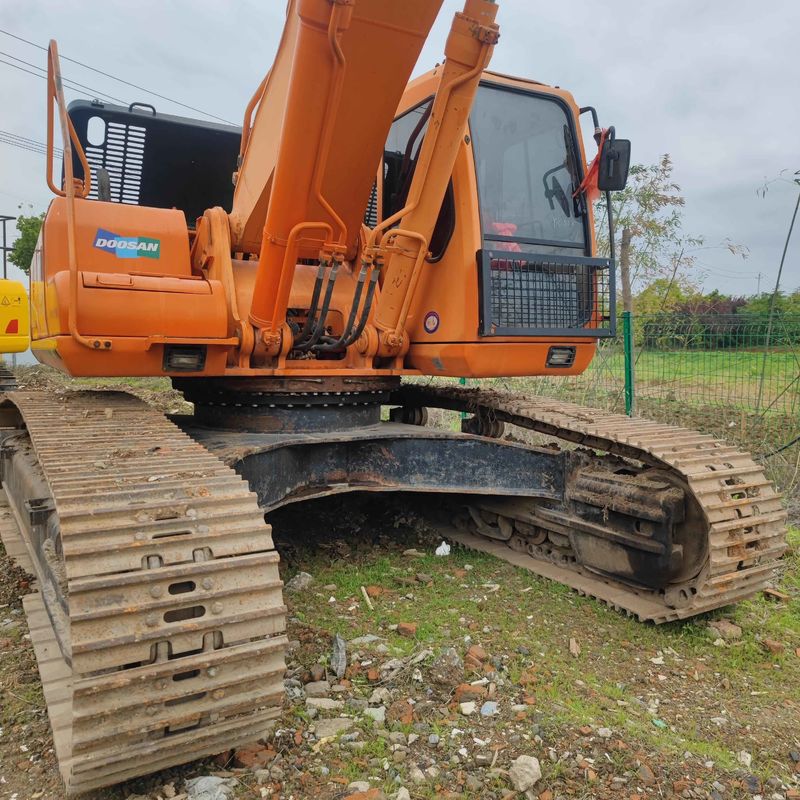 Подержанный экскаватор Doosan Digger DX420LC вторая рука 42 тонны