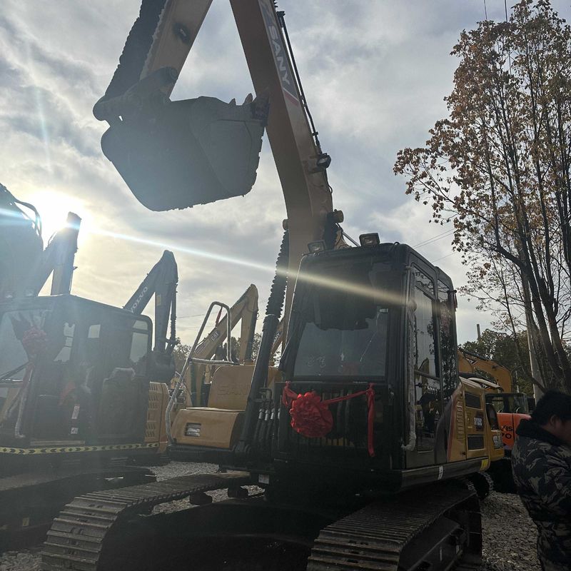 Подержанный SANY Digger SY135C вторая рука 13.5 на мини-экскаваторе малого типа