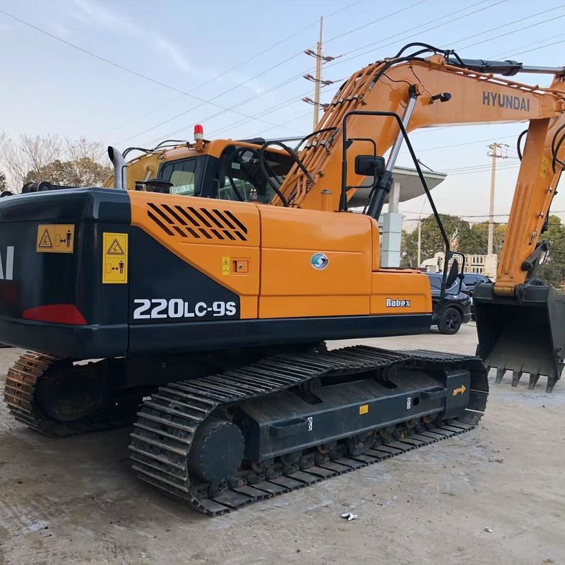Подержанный экскаватор Hyundai Digger R220-9S среднего типа