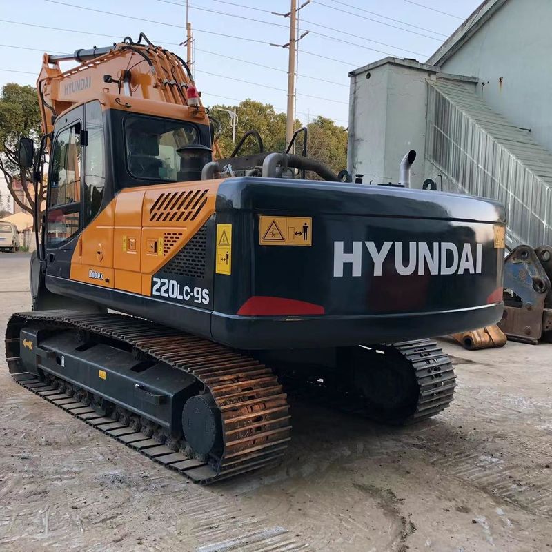 Подержанный экскаватор Hyundai Digger R220-9S среднего типа