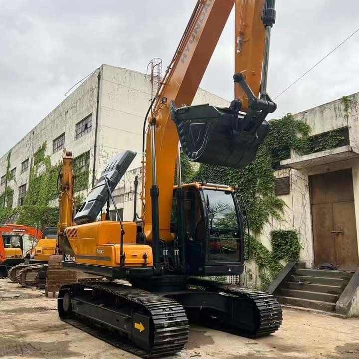 Подержанный Hyundai Digger R220-9S Подержанный экскаватор среднего типа грузоподъемностью 22 тонны