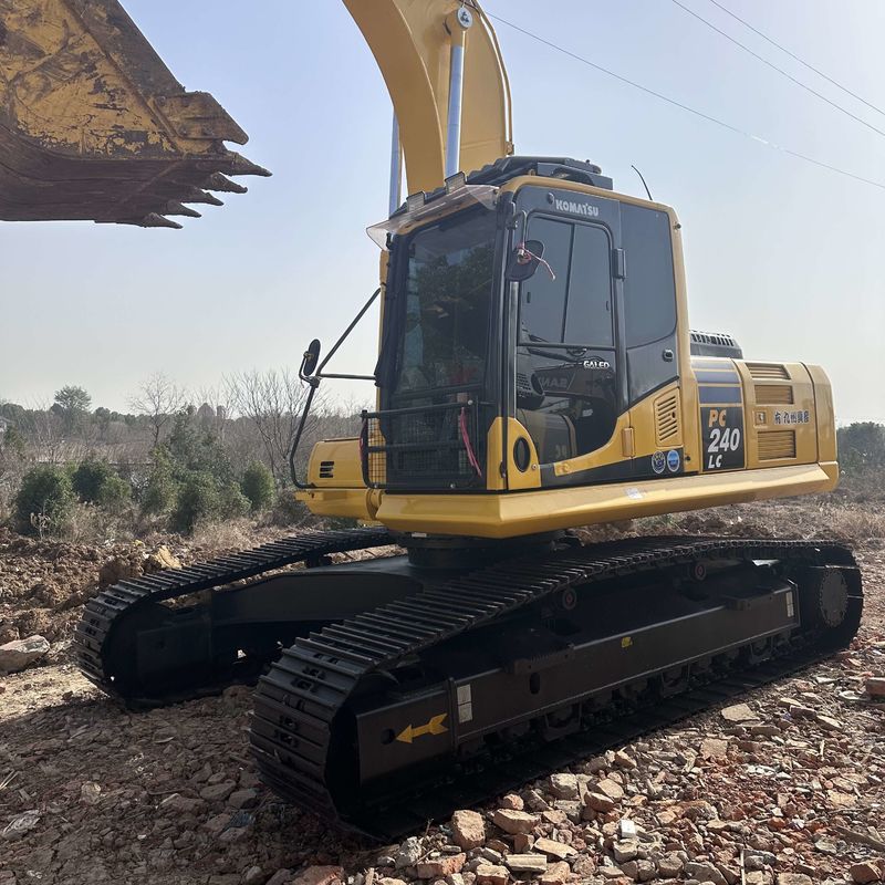 Подержанный экскаватор Komatsu PC240-8 Использованный 24-тонный средний тип скатерти