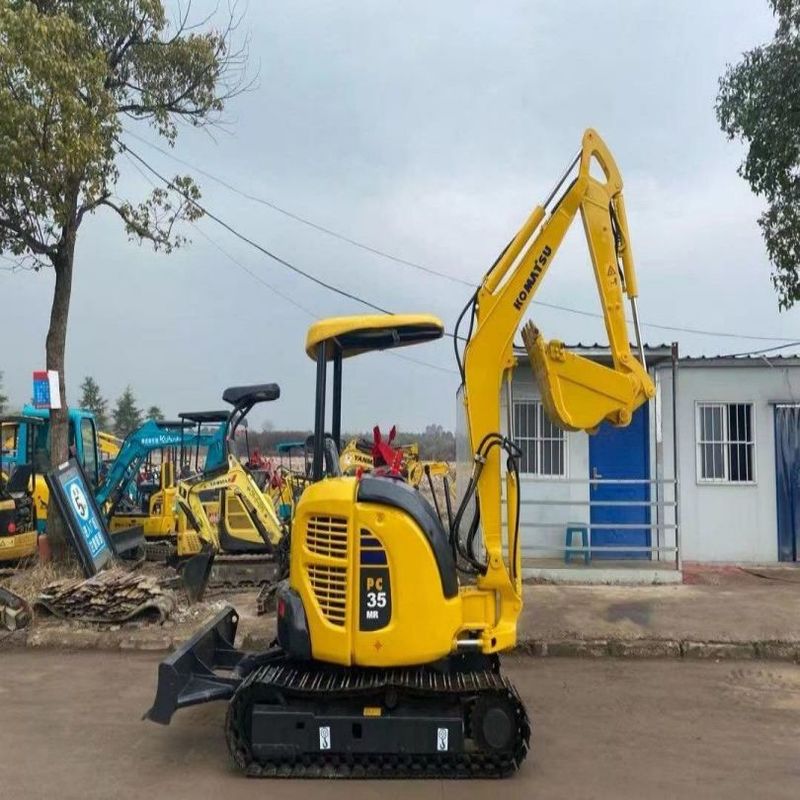 Подержанный экскаватор Komatsu PC35 Использованный 3,5 тонный мини-скрепочный экскаватор