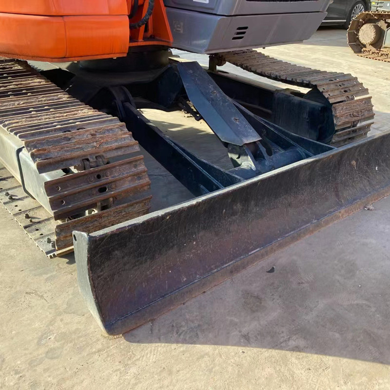 Hitachi ZX75US использовал экскаватор гидравлический 7 тонн среднего размера 40,3 кВт с ковшом 0,33 м3
