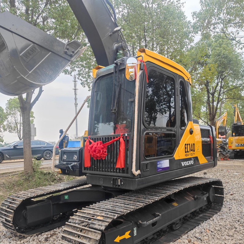 Подержанная экскаваторная машина трейдер использованный VOL EC140 14 тонн Crawler Digger 77.4kw
