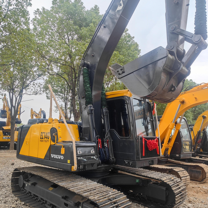 Подержанная экскаваторная машина трейдер использованный VOL EC140 14 тонн Crawler Digger 77.4kw