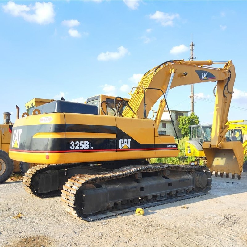 Бывший в употреблении экскаватор CAT 325BL, торговец 25 тонн, 125,3 кВт, с ковшом 1,1 м3