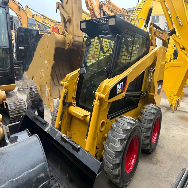 CAT 246D Использованное оборудование для погрузки ската 4,5 тонны оригинальное 53..6 кВт
