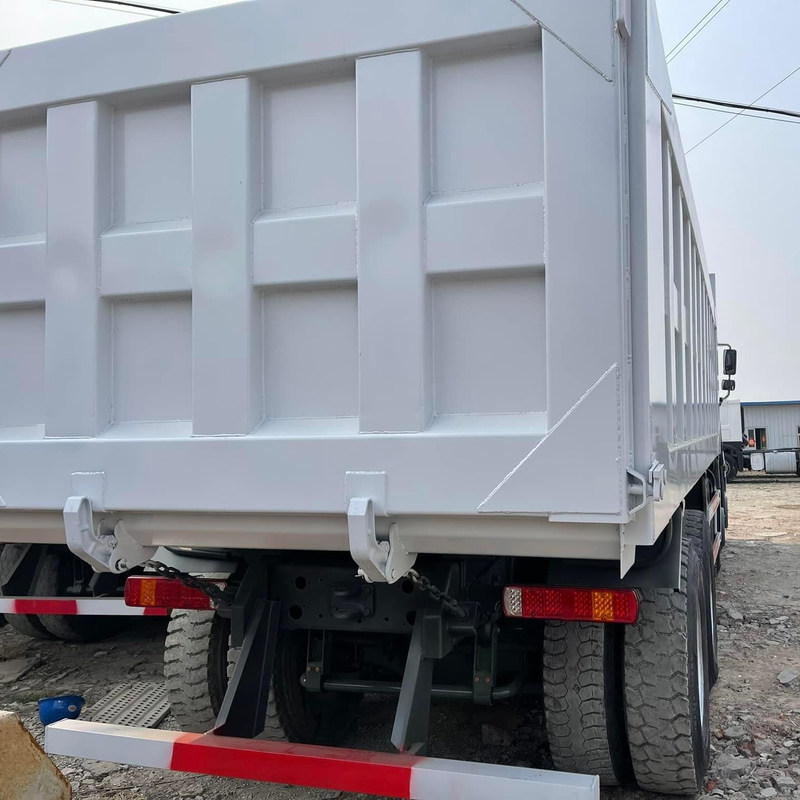 Возвращенный Howo 375 Sinotruk Howo 8x4 Дампер 40T ручной дизельный