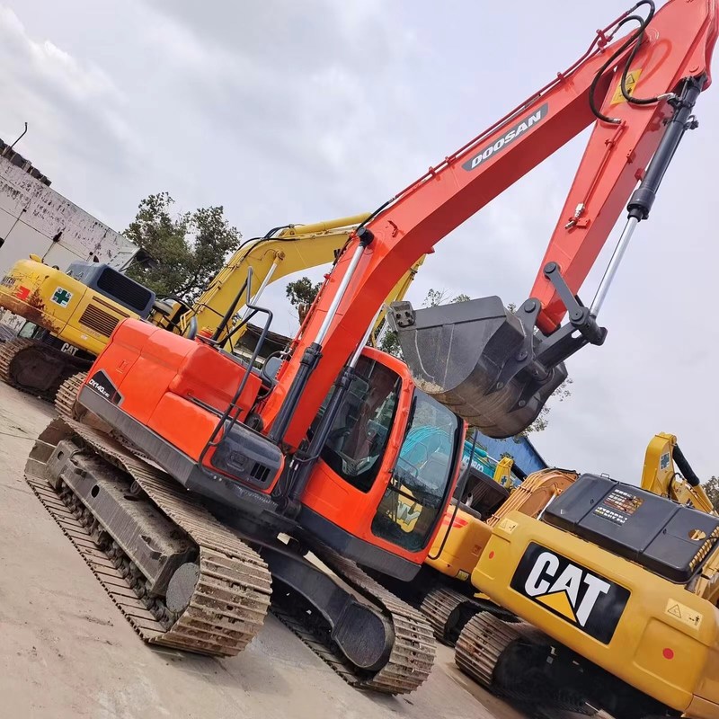 Б/у Doosan Digger DX140LC Подержанный 14-тонный гусеничный экскаватор среднего типа, 71 кВт