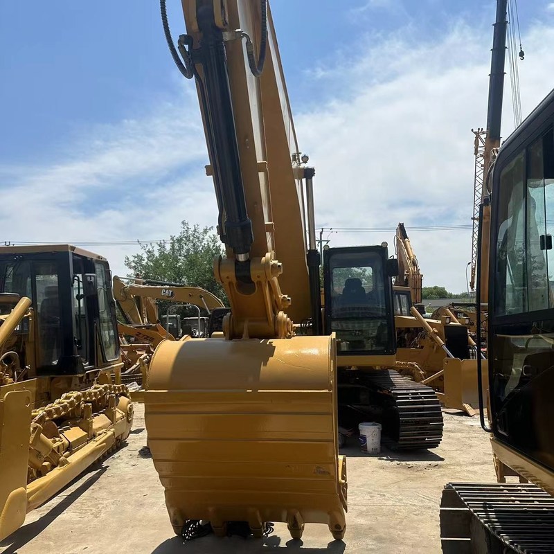 Использованный экскаватор CAT 330GC 30 тонн Crawler Digger 151kw с 1,6 м3 ведро