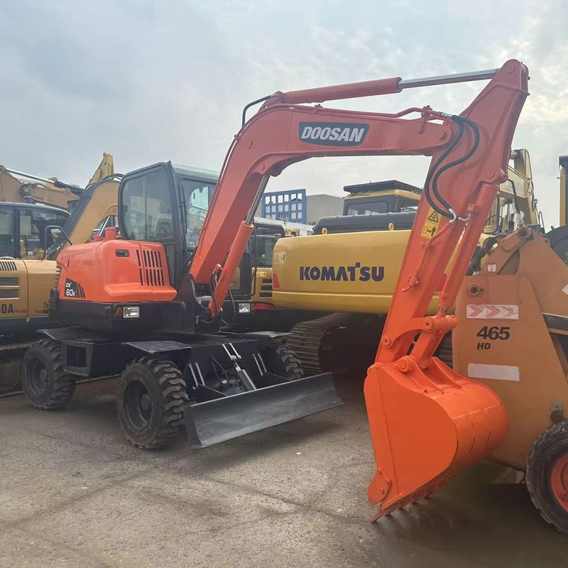 Использованный Doosan Digger DX60W вторая рука 6тонный мини-колесный экскаватор малого типа