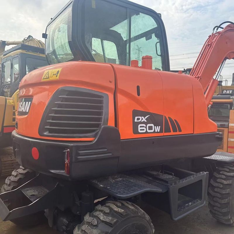 Использованный Doosan Digger DX60W вторая рука 6тонный мини-колесный экскаватор малого типа