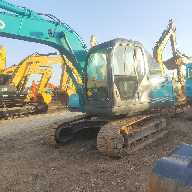 Б/у Kobelco Digger SK130 Подержанный 13-тонный гусеничный экскаватор малого типа 74 кВт
