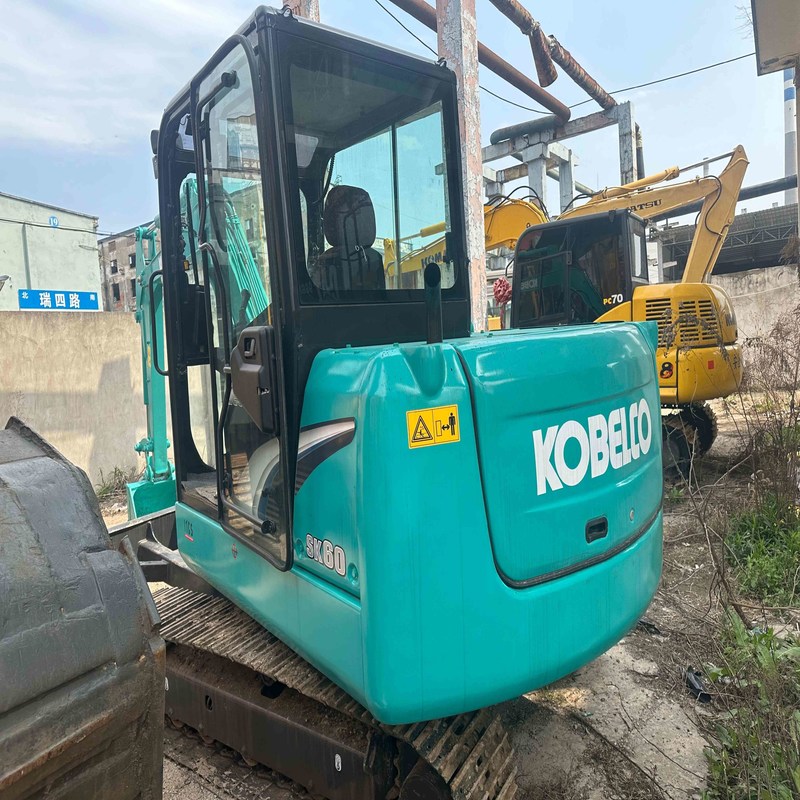 Используемый Kobelco Digger SK60 Подержанный 6-тонный мини-гусеничный экскаватор малого типа 35,5 кВт