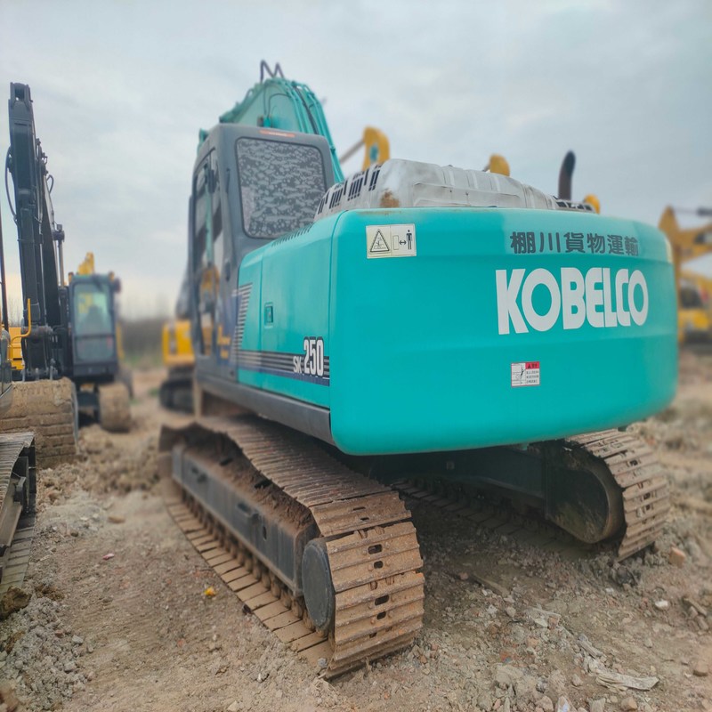Б/у Kobelco Digger SK250-8 Подержанный 25-тонный гусеничный экскаватор среднего типа 131 кВт