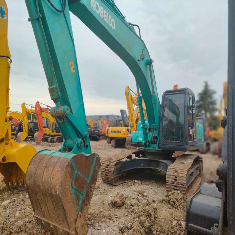 Б/у Kobelco Digger SK250-8 Подержанный 25-тонный гусеничный экскаватор среднего типа 131 кВт