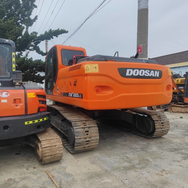 Использованный Doosan DX225 Digger 22,5-тонный среднеразмерный экскаватор