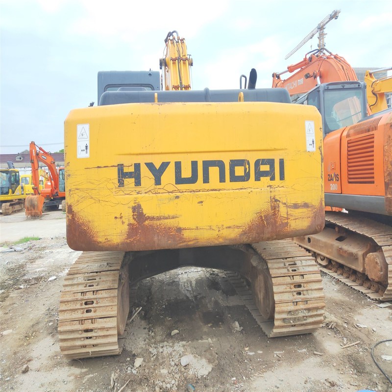 Подержанный экскаватор Hyundai R225LC-7 использовал 22-тонный гусеничный экскаватор среднего типа 112 кВт