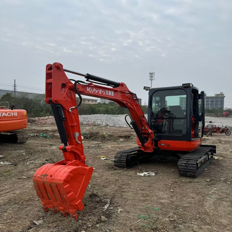 Подержанный Kubota Digger U35 Использованный 3,5 тонный мини-экскаватор с маленьким типом 18.5кВт
