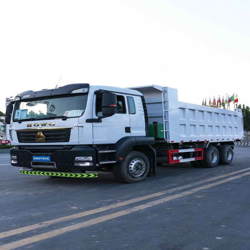 Подержанный мусоровоз Howo T5G Sinotruk Howo 6x4 Tipper 10 Wheeler 30м3 вместимостью