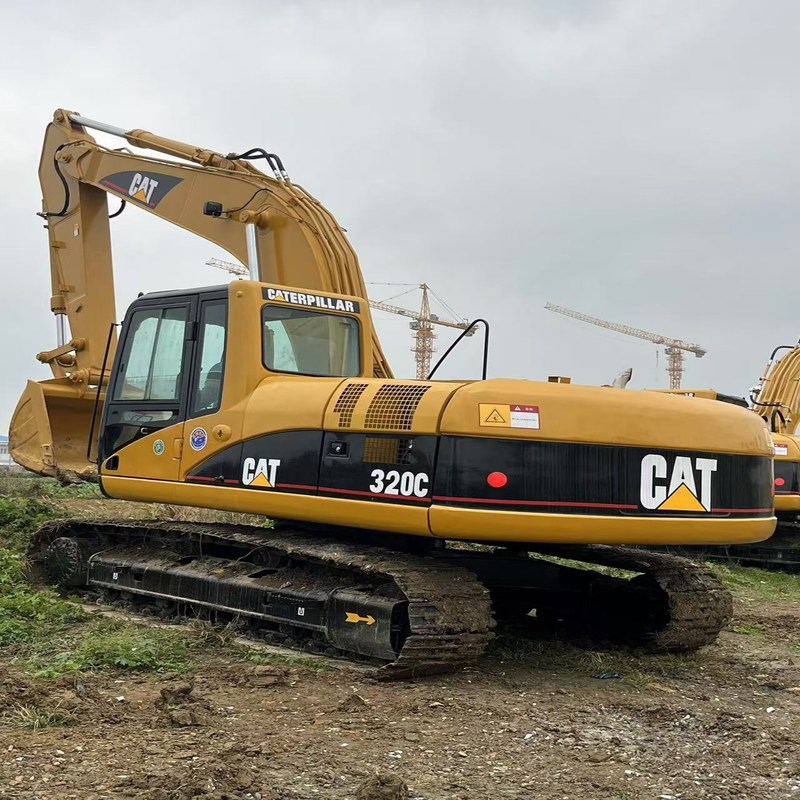 Использованный экскаватор CAT 320C Вторая рука 20тонный Crawler Digger 110kw с 0.8m3 ведро