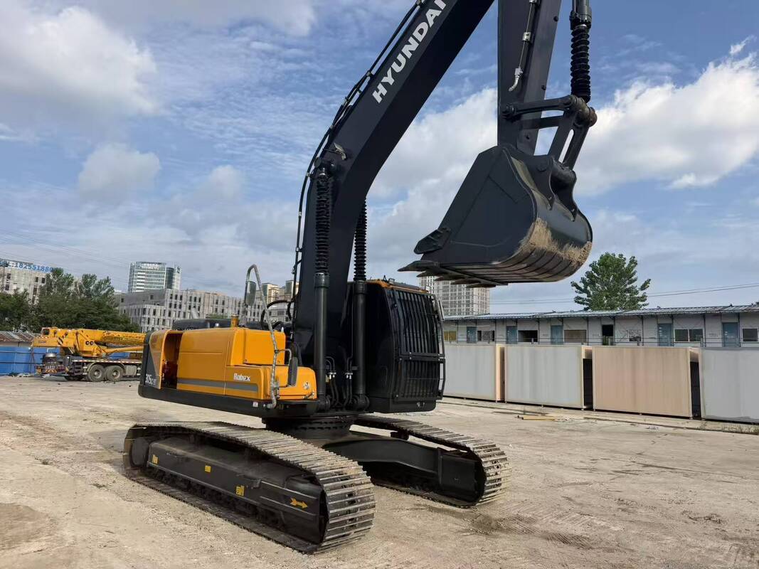 Подержанный Hyundai Digger R305LC-9T Подержанный 30.2тонный экскаватор 196кВт с 1.38м3 ведро